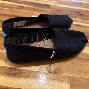 Womens TOMS shoes